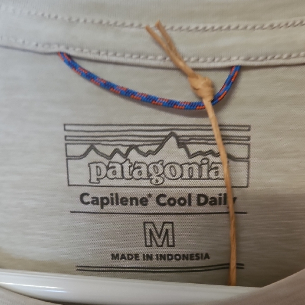 Patagonia Beige Short Sleeve Tee Classic Crew Neck - Picture 2 of 4